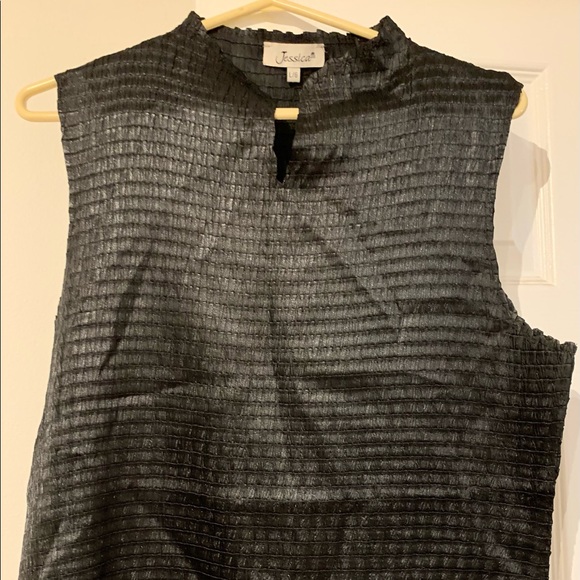 Vintage Black Sleeveless Crepe like material with High collar-Unique - Picture 3 of 3